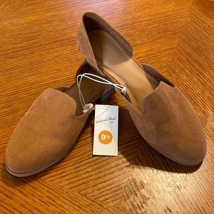 Universal Thread Cognac slip-ons